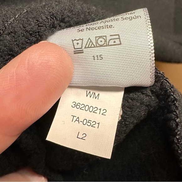 Iowa Hawkeyes Handmade Patch Sweatshirt Size XL Black Yellow - Picture 7 of 7